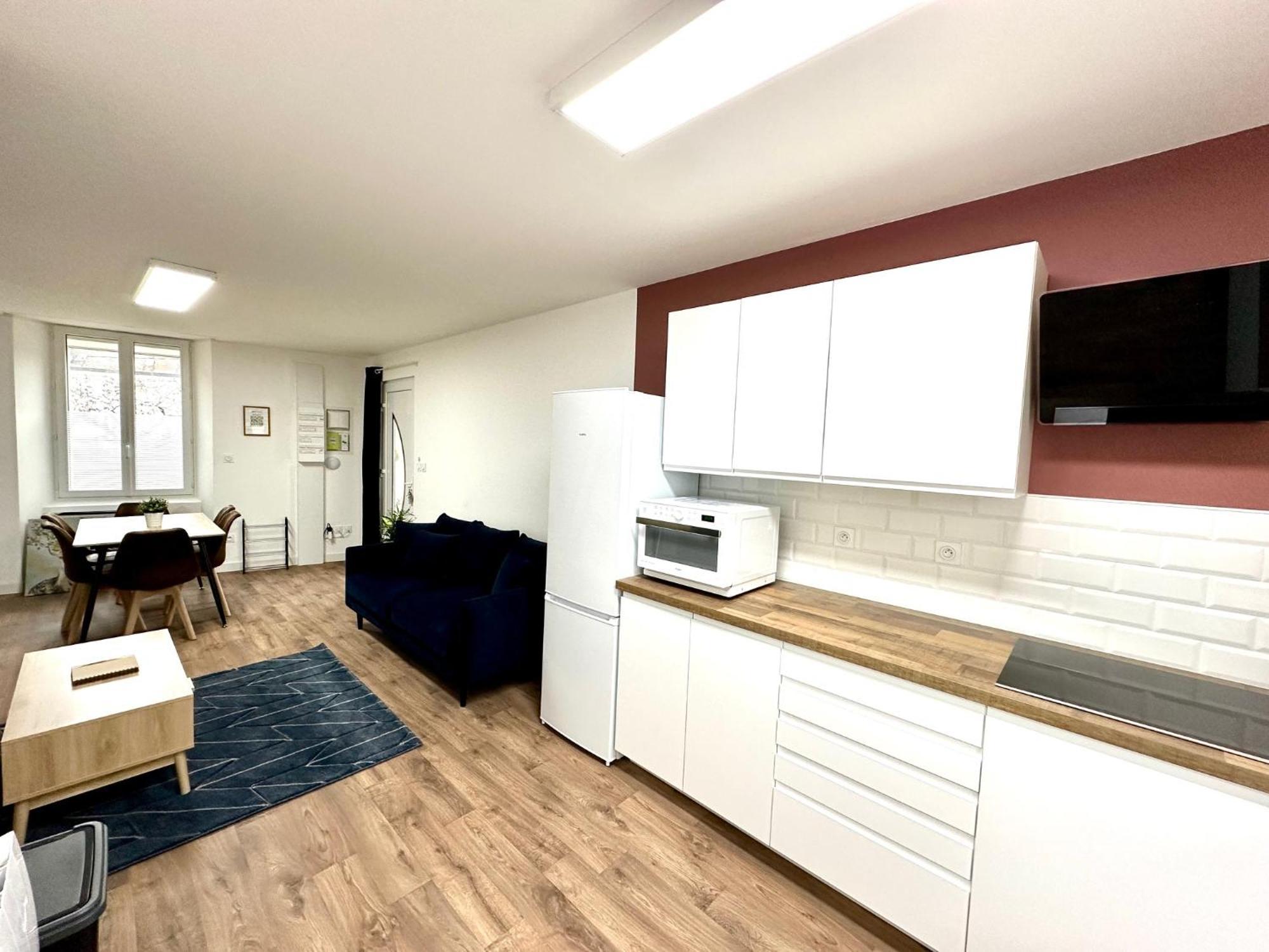 L'Equinoxe - Parking Prive - Zapart'Hotels Malesherbes エクステリア 写真
